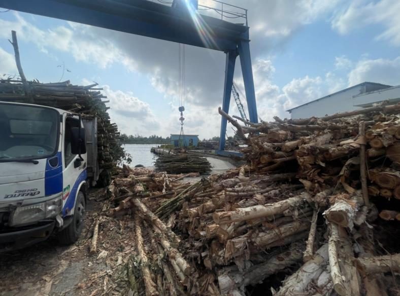 Raw material loading